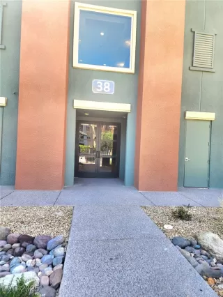 Photo #3: 2684977 Listing 