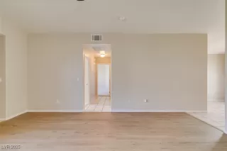 Photo #3: 2685008 Listing 