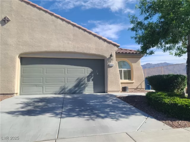 MLS: 2685032 Condo For Sale