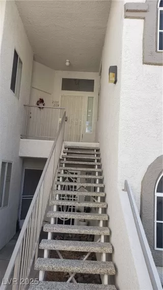 Photo #3: 2685095 Listing 