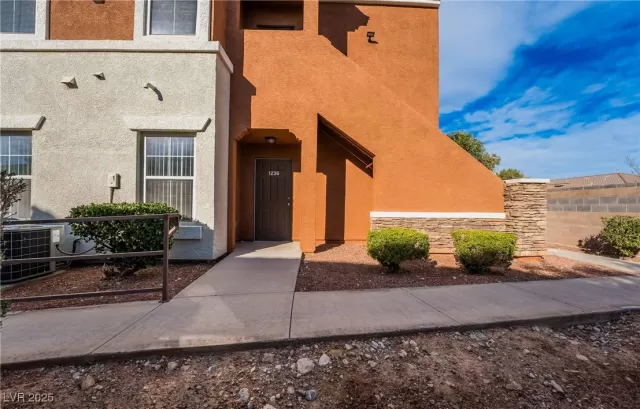 MLS: 2685140 Condo For Sale