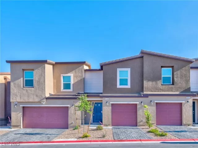MLS: 2685153 Condo For Sale