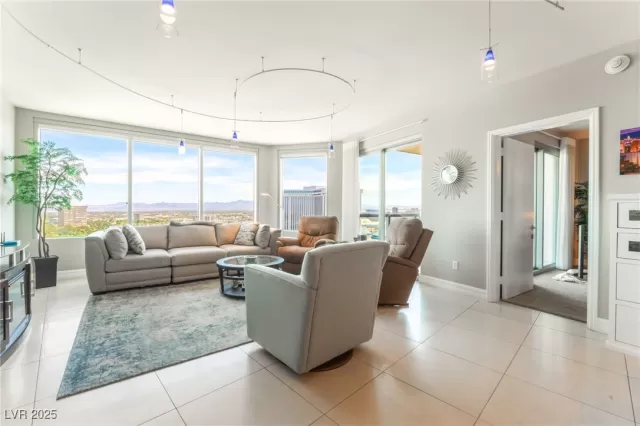 MLS: 2685181 Condo For Sale