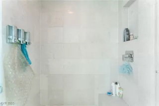 Photo #2: 2685181 Listing