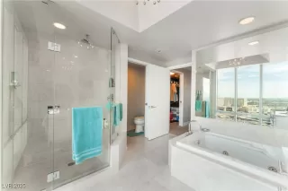 Photo #3: 2685181 Listing