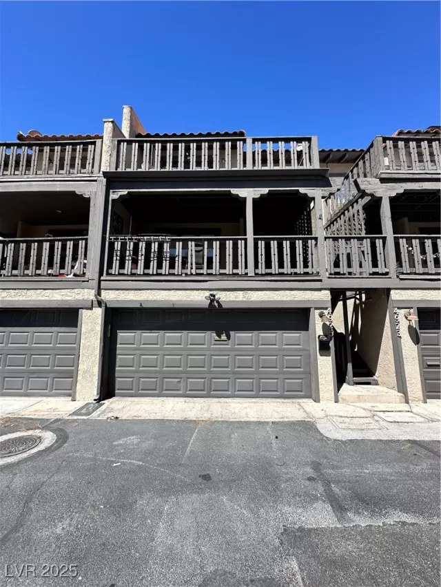 MLS: 2685185 Condo For Sale