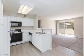 Photo #3: 2685187 Listing 