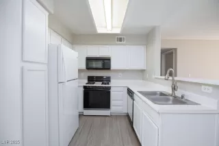 Photo #4: 2685187 Listing 