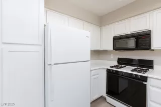 Photo #5: 2685187 Listing 