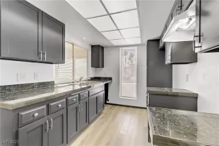 Photo #6: 2685270 Listing