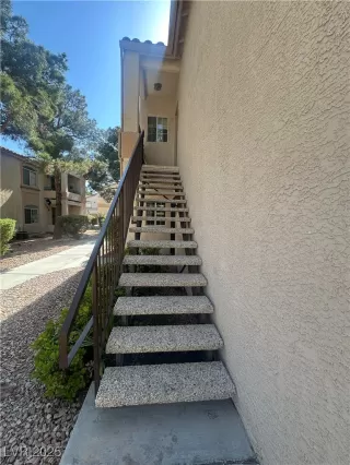 Photo #1: 2685287 Listing 