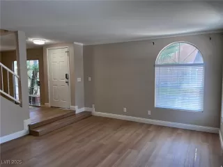 Photo #5: 2685298 Listing 