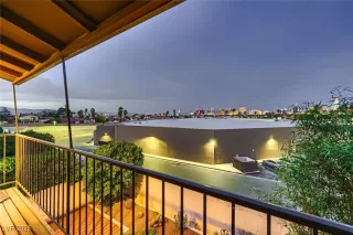 Photo #3: 2685356 Listing 