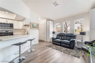 Photo #2: 2685380 Listing