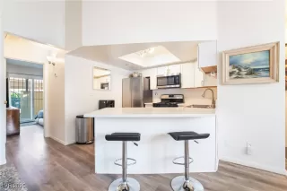 Photo #3: 2685380 Listing