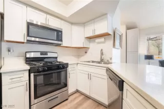 Photo #6: 2685380 Listing