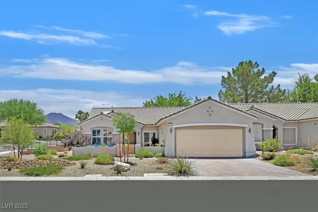 MLS: 2685406 Condo For Sale