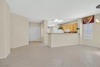 Photo #2: 2685406 Listing