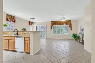 Photo #3: 2685406 Listing