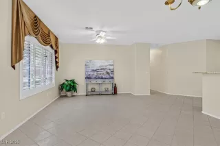 Photo #5: 2685406 Listing