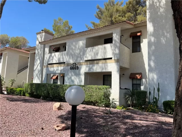 MLS: 2685408 Condo For Sale