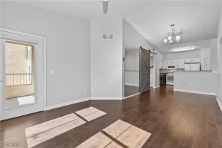 Photo #3: 2685419 Listing 