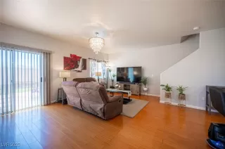 Photo #6: 2685420 Listing