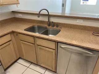 Photo #1: 2685437 Listing 