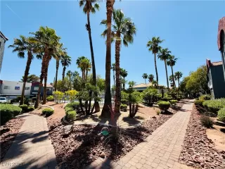 Photo #3: 2685518 Listing 