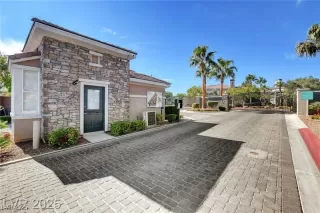 Photo #1: 2685543 Listing 