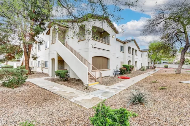 MLS: 2685547 Condo For Sale