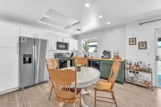 Photo #6: 2685565 Listing