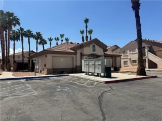 Photo #5: 2685575 Listing