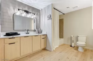 Photo #2: 2685595 Listing