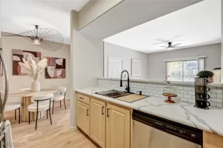 Photo #4: 2685595 Listing