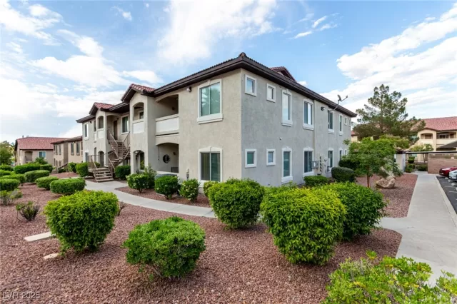 MLS: 2685603 Condo For Sale