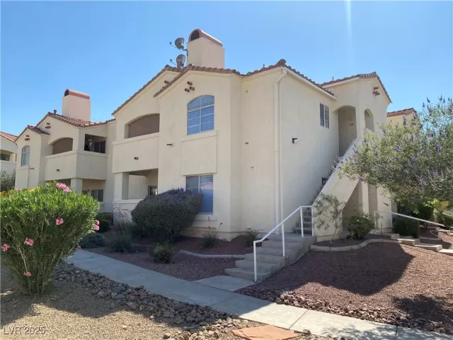 MLS: 2685604 Condo For Sale