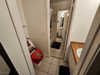 Photo #6: 2685606 Listing