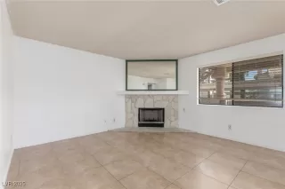 Photo #4: 2685628 Listing