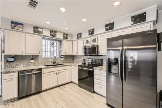 Photo #2: 2685629 Listing