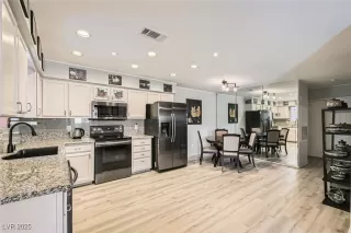 Photo #3: 2685629 Listing