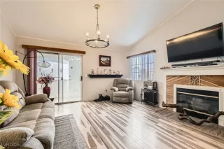 Photo #5: 2685629 Listing