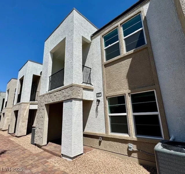 MLS: 2685679 Condo For Sale