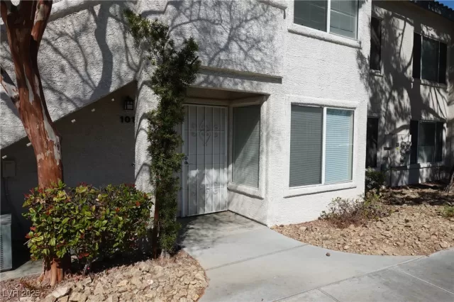 MLS: 2685684 Condo For Sale