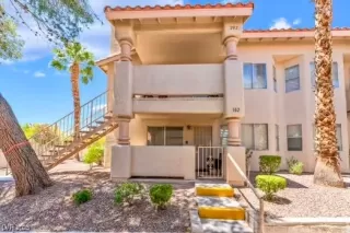 Photo #1: 2685685 Listing