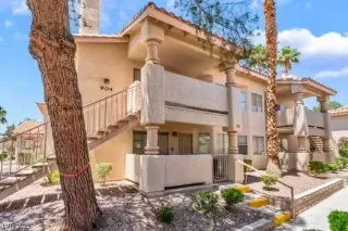 Photo #5: 2685685 Listing