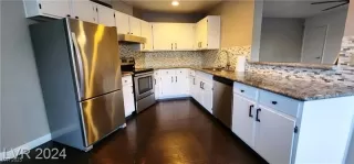 Photo #2: 2685700 Listing 