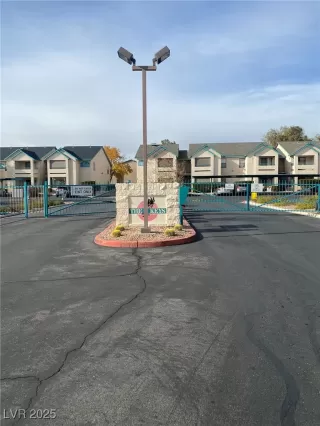 Photo #1: 2685707 Listing 