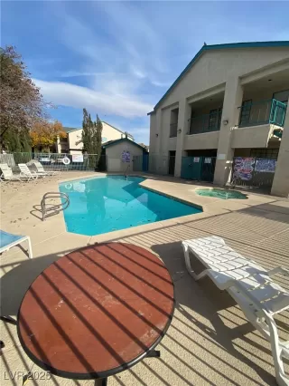 Photo #2: 2685707 Listing 