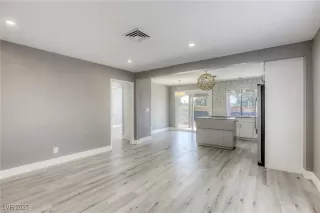 Photo #4: 2685717 Listing 